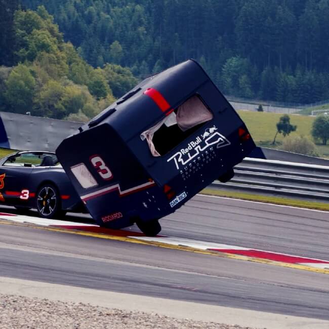 Red Bull Camper Race Standbild 2